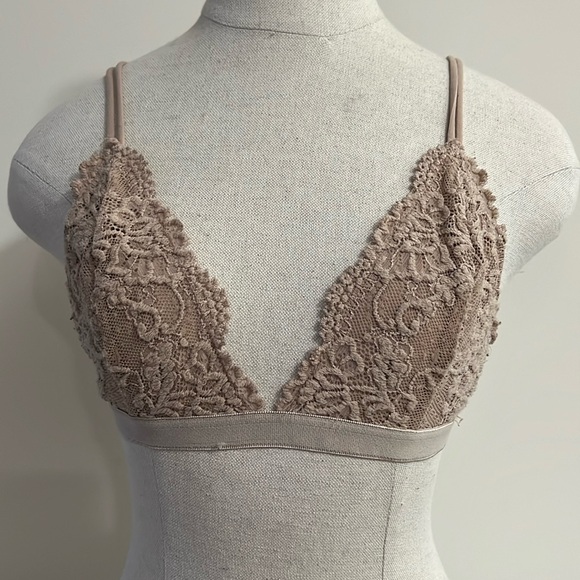 Lace bra top - Picture 1 of 3